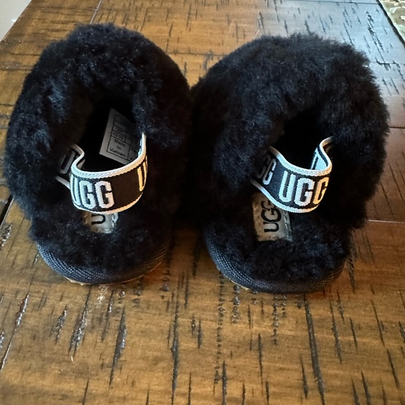 Baby UGG Slippers - Picture 2 of 4